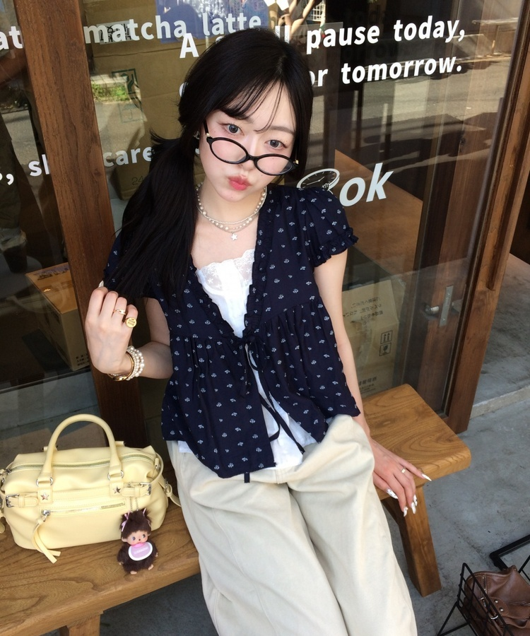 플라워 레이어드 블라우스 네이비