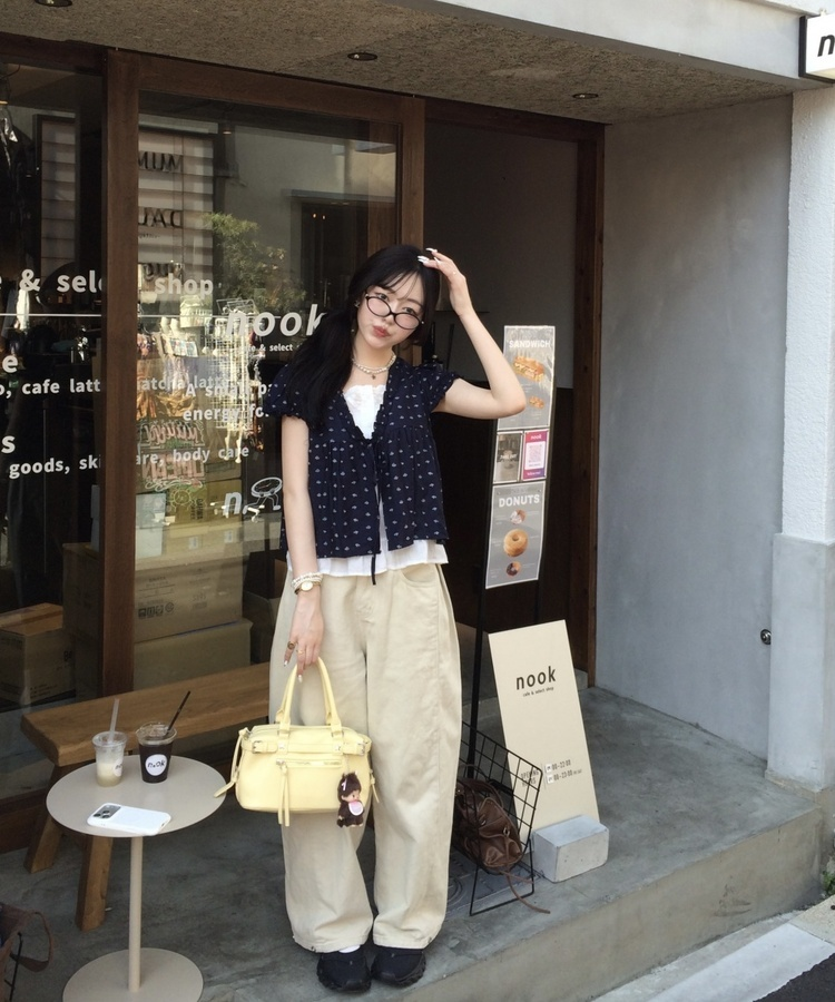 플라워 레이어드 블라우스 네이비