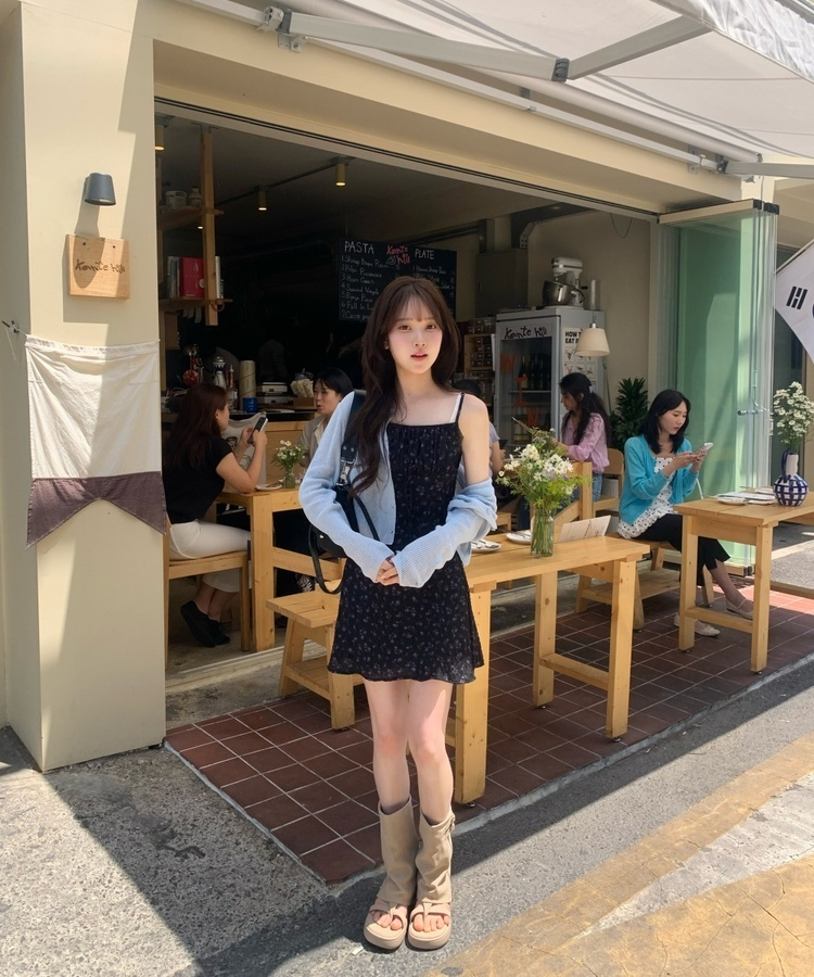 잔꽃 쉬폰 나시 원피스 네이비