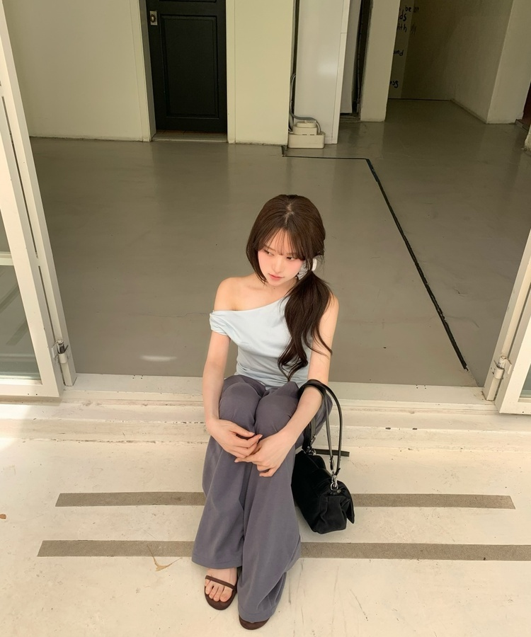 핀턱 트레이닝 와이드 팬츠 차콜