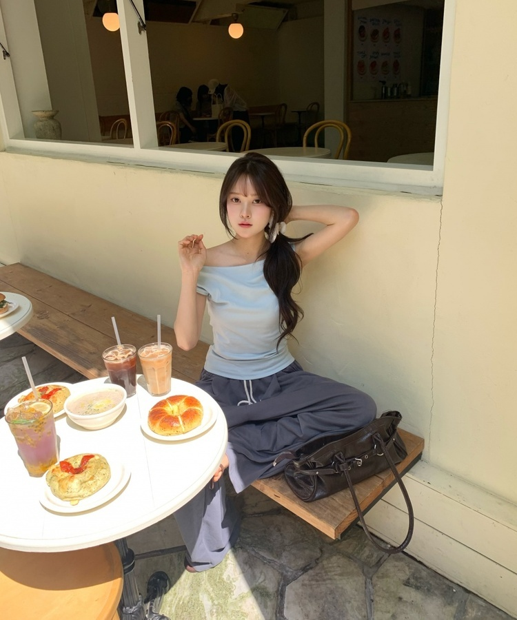 핀턱 트레이닝 와이드 팬츠 차콜
