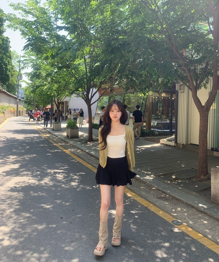 도트 플레어 미니 스커트 블랙