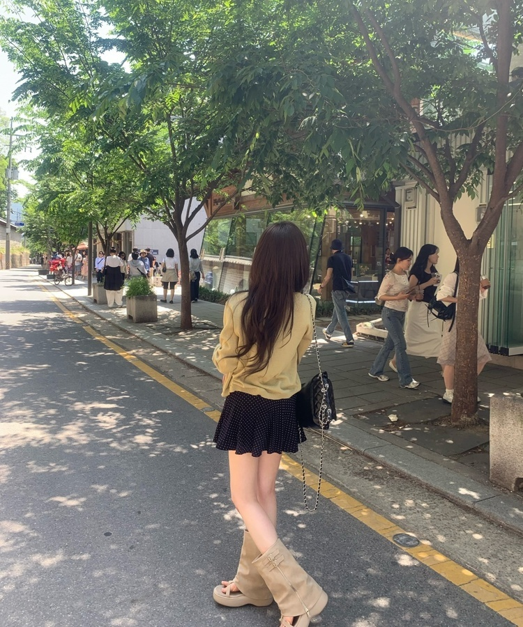 도트 플레어 미니 스커트 블랙