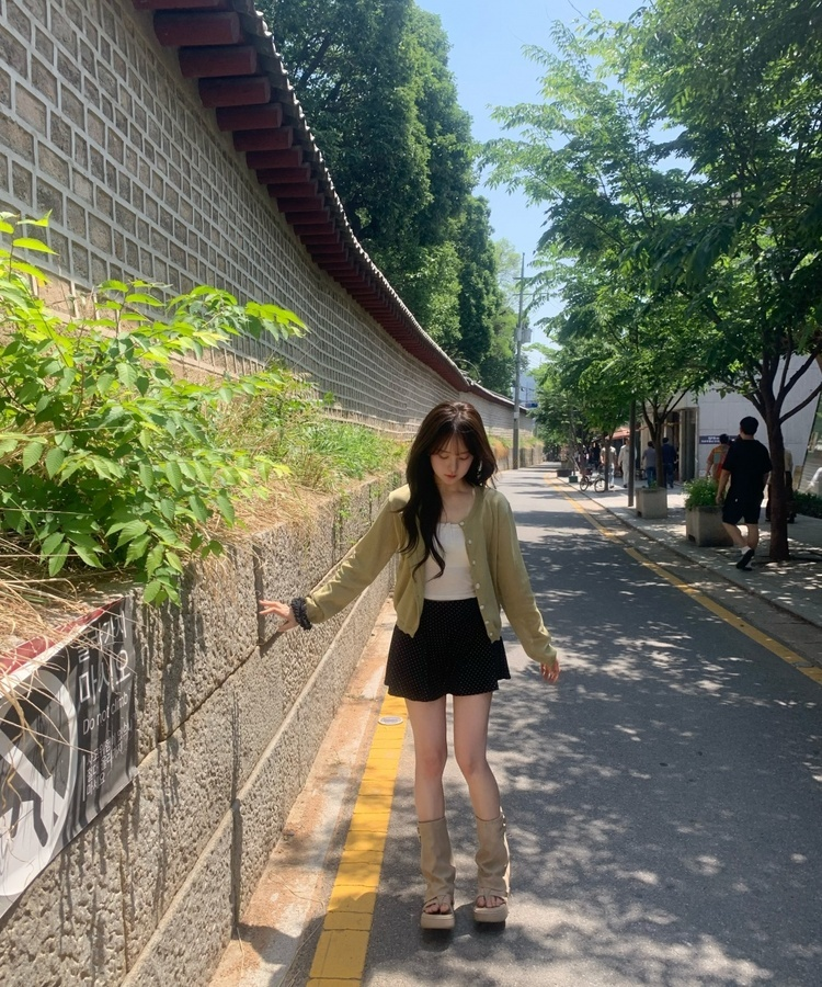 도트 플레어 미니 스커트 블랙