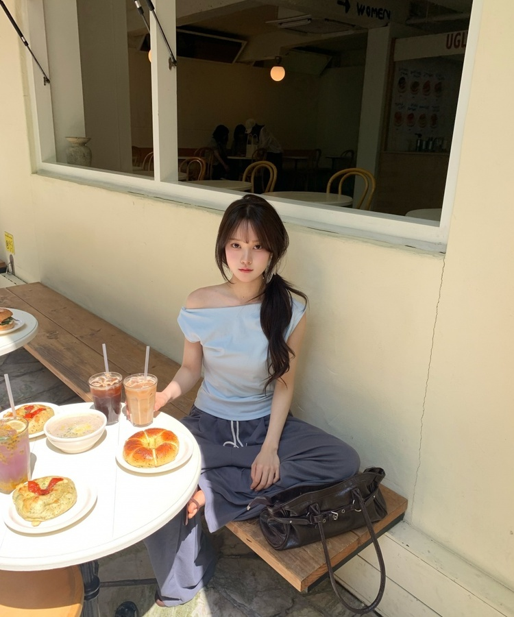 원숄더 드레이핑 탑 소라
