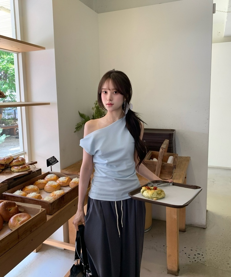 원숄더 드레이핑 탑 소라