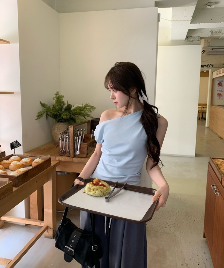 원숄더 드레이핑 탑 소라