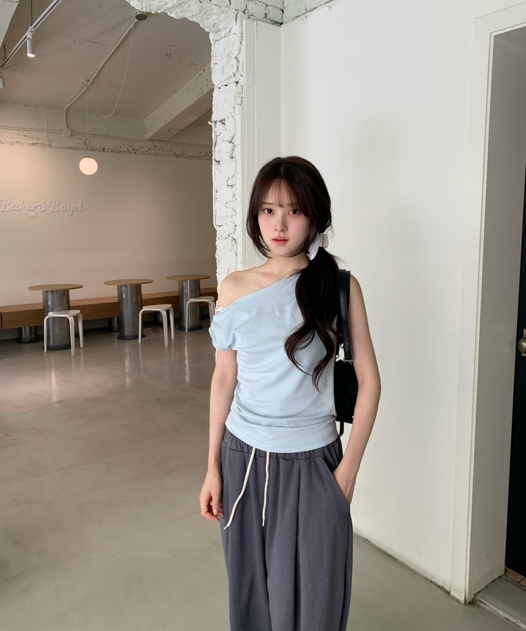 원숄더 드레이핑 탑 소라