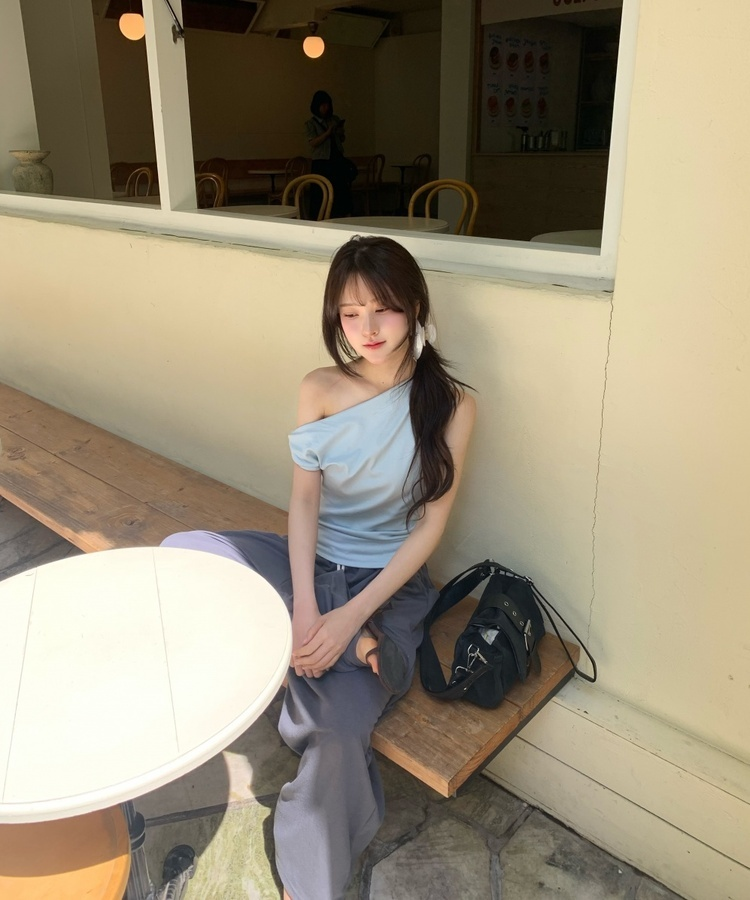 원숄더 드레이핑 탑 소라