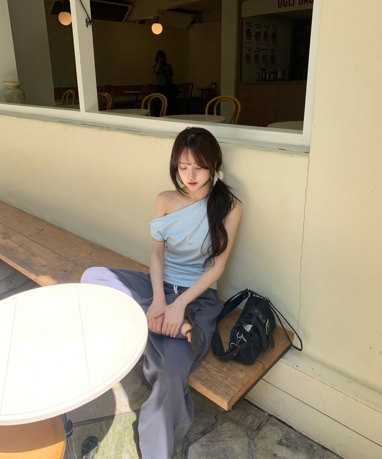 원숄더 드레이핑 탑 소라