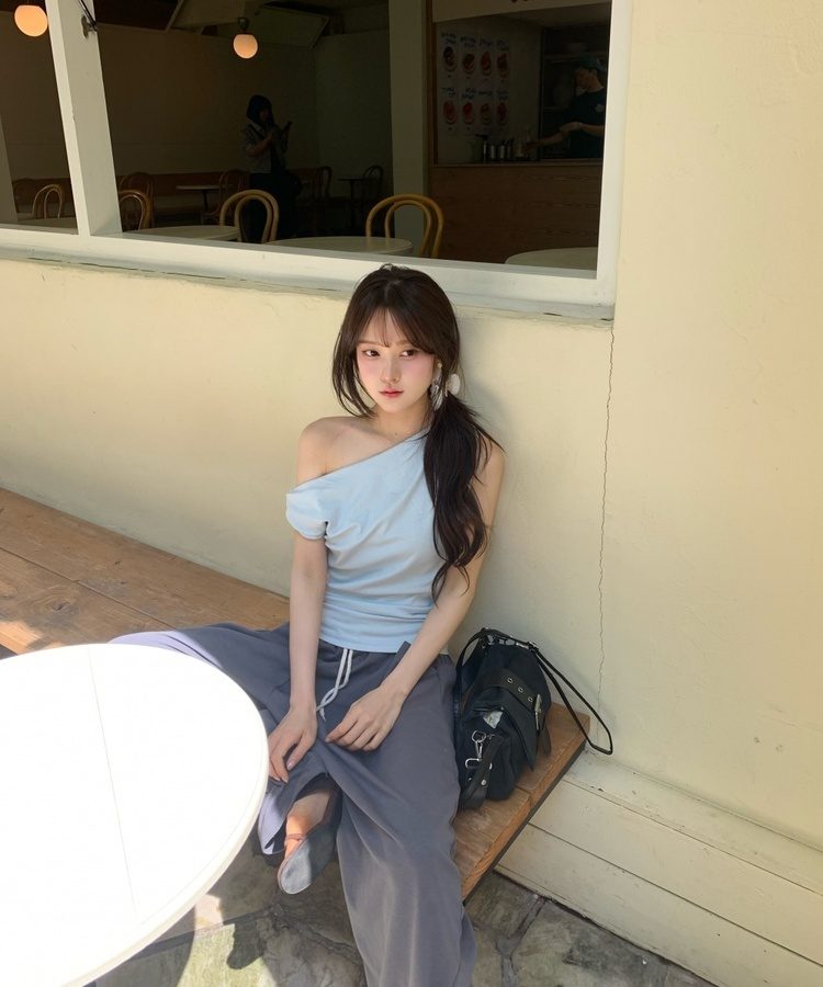 원숄더 드레이핑 탑 소라