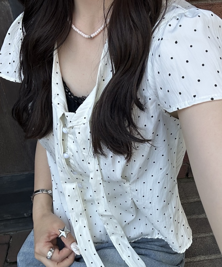 단추 레이스 크롭 나시 블랙