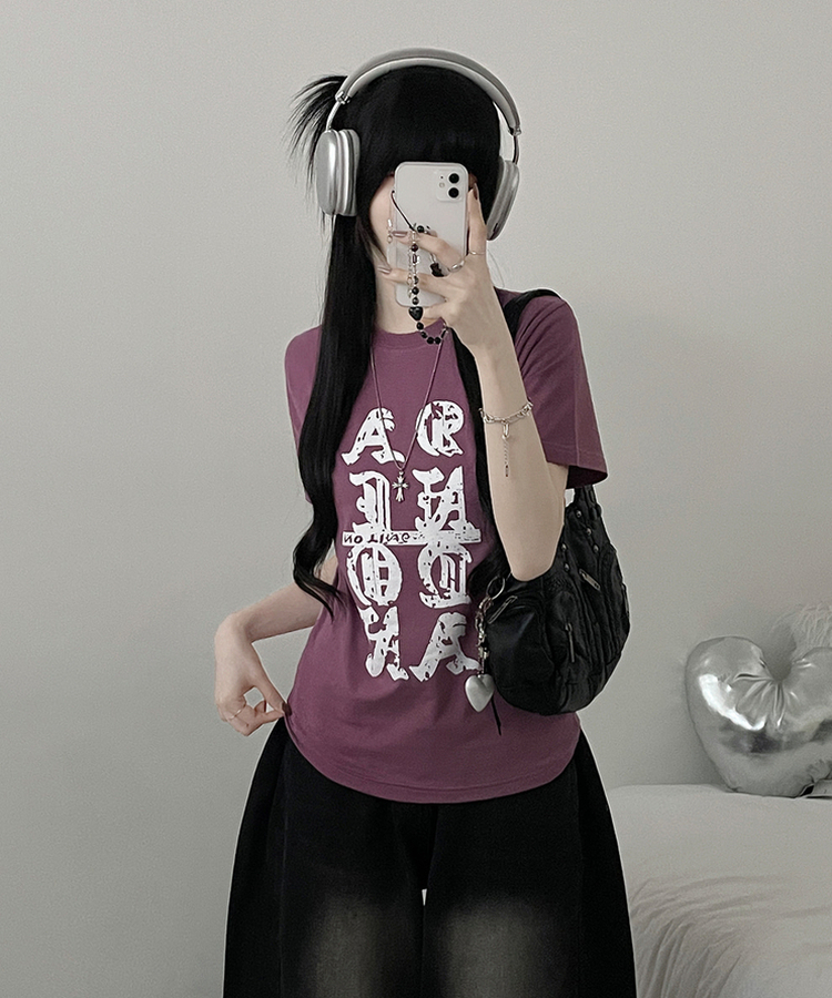 블래닛레터링세미크롭반팔티셔츠 보라