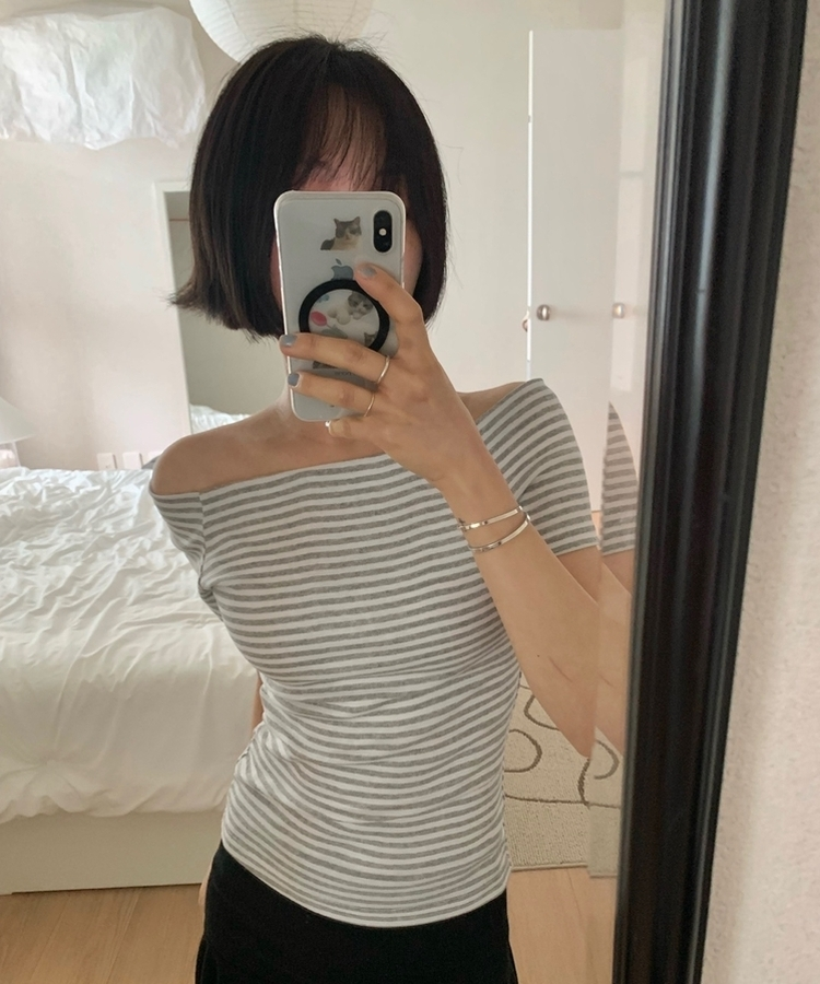 ストライプオフショルダー半袖トップス GREY