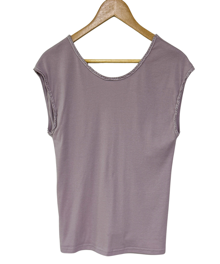 VネックレースTシャツ