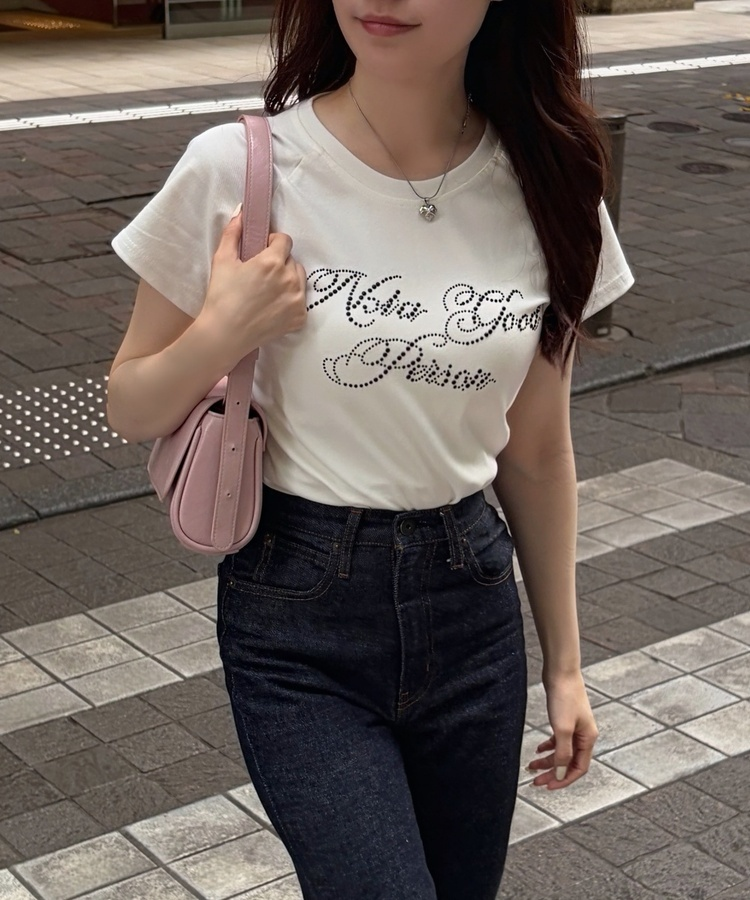 스톤 레터링 반팔티 화이트