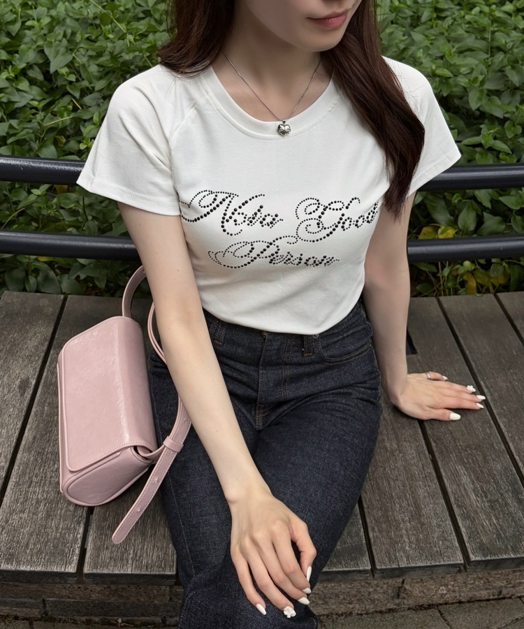스톤 레터링 반팔티 화이트