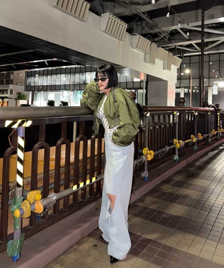 데미지 컷 와이드 데님 팬츠 연청