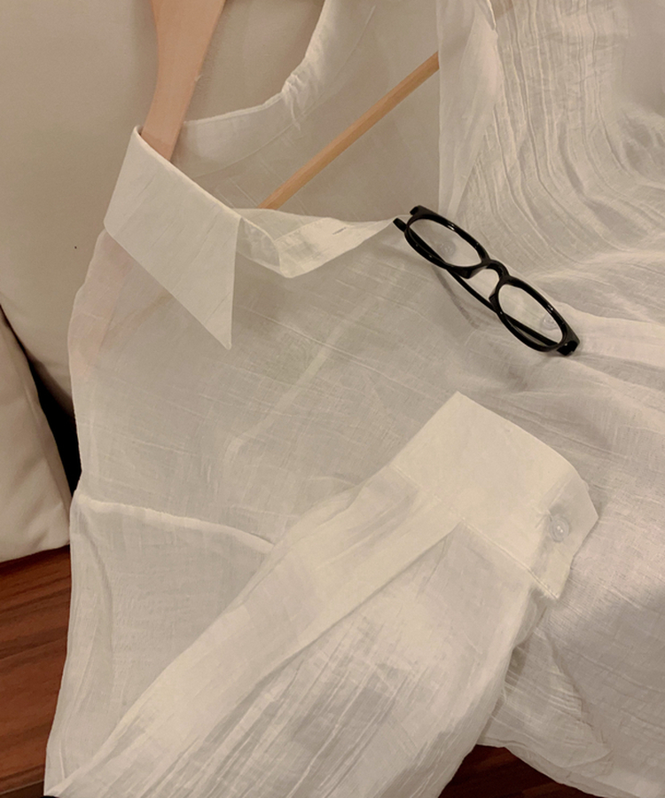 ルーズフィットカラー長袖シアーシャツ