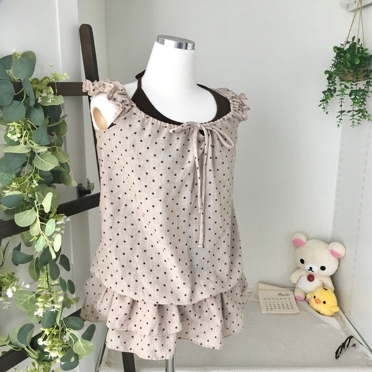 レイヤードホルターネックドットノースリーブトップス