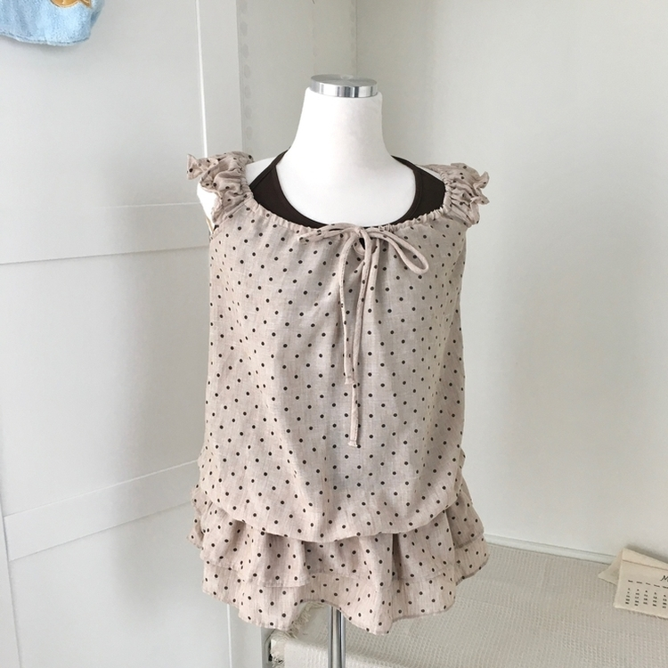 レイヤードホルターネックドットノースリーブトップス