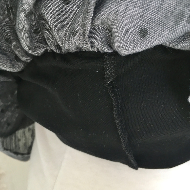 レイヤードホルターネックドットノースリーブトップス