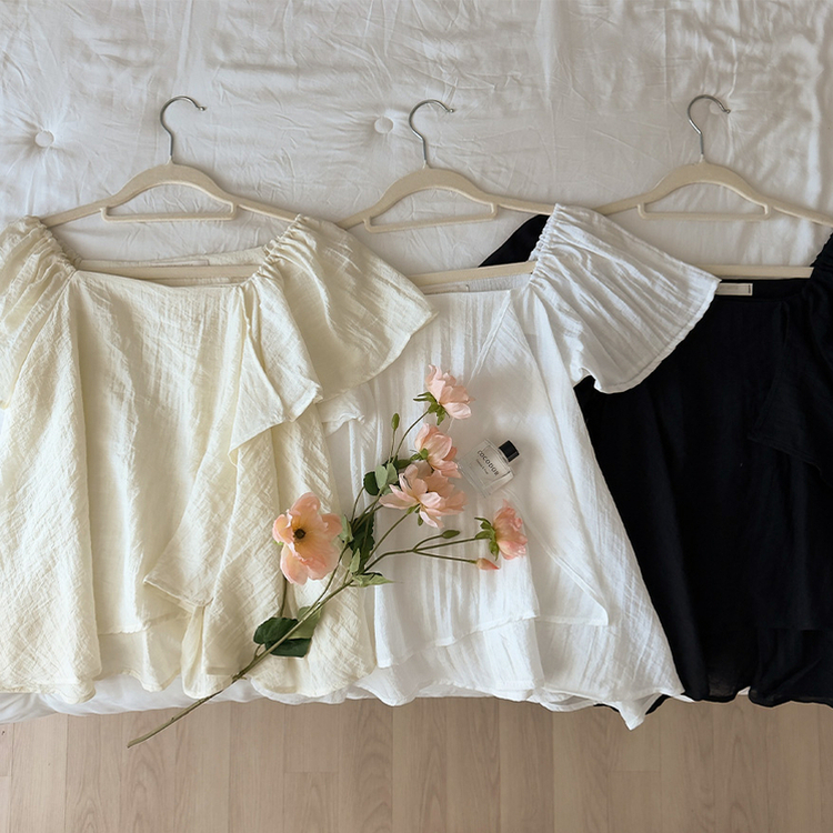 フリルスクエアネックパフ半袖ブラウス