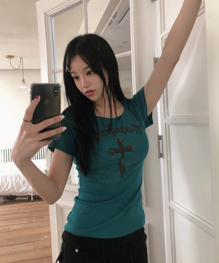 クロスプリントスリム半袖Tシャツ｜半袖Tシャツ｜韓国ファッション通販