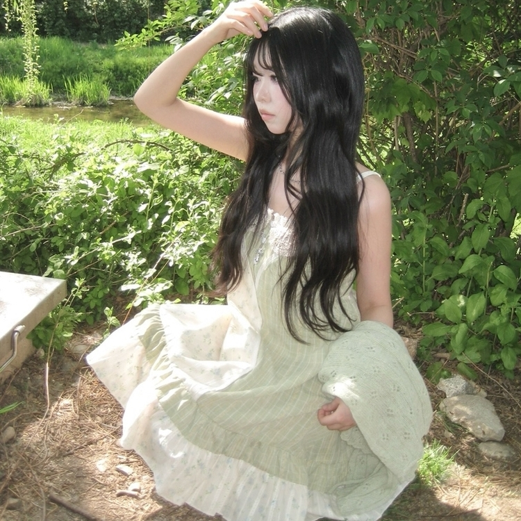 패치 뒷리본 프릴 모리걸 잔꽃 보헤미안 버튼 끈조절 나시 민소매 원피스 그린
