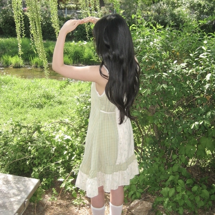 패치 뒷리본 프릴 모리걸 잔꽃 보헤미안 버튼 끈조절 나시 민소매 원피스 그린