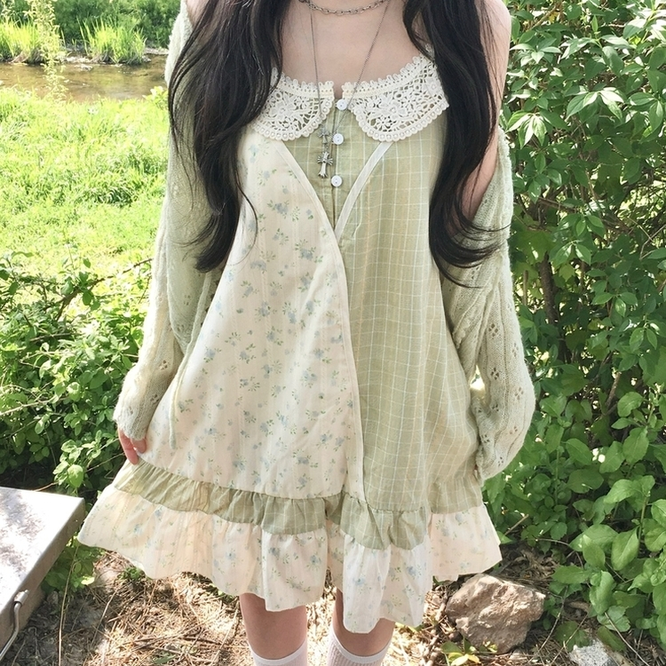 패치 뒷리본 프릴 모리걸 잔꽃 보헤미안 버튼 끈조절 나시 민소매 원피스 그린