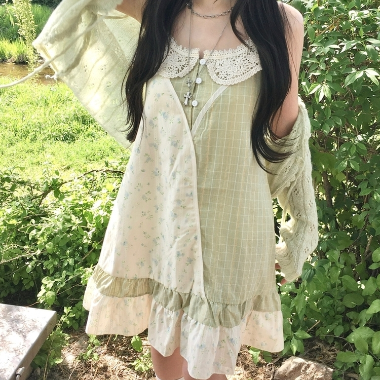 패치 뒷리본 프릴 모리걸 잔꽃 보헤미안 버튼 끈조절 나시 민소매 원피스 그린