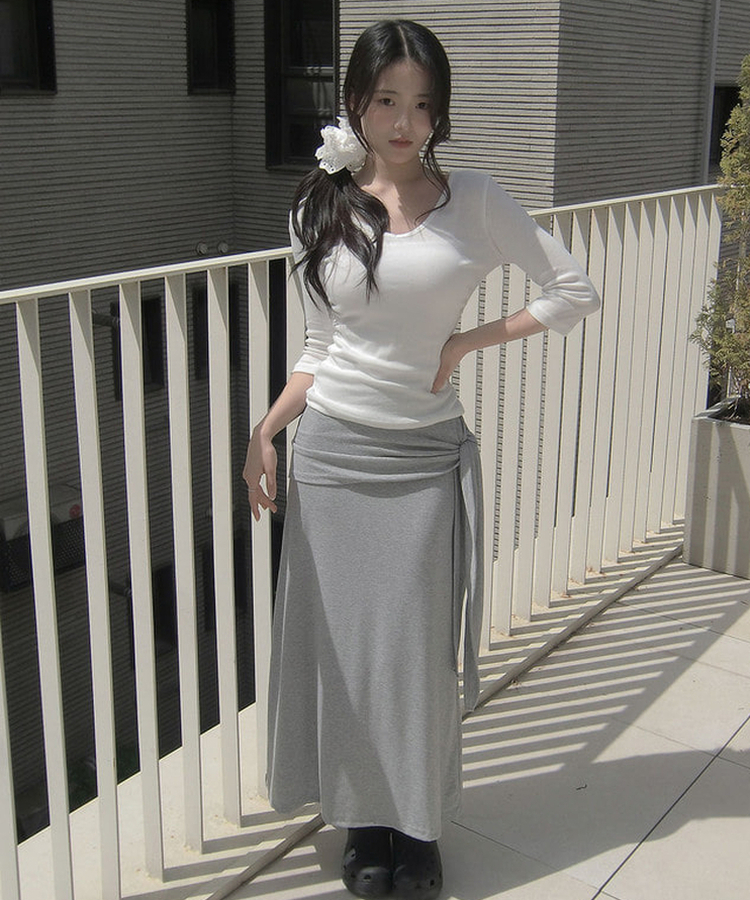 티뉴 폴딩 셔링 스트랩 밴딩 맥시 롱스커트 그레이