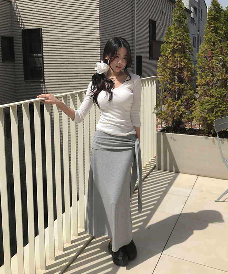 티뉴 폴딩 셔링 스트랩 밴딩 맥시 롱스커트 그레이