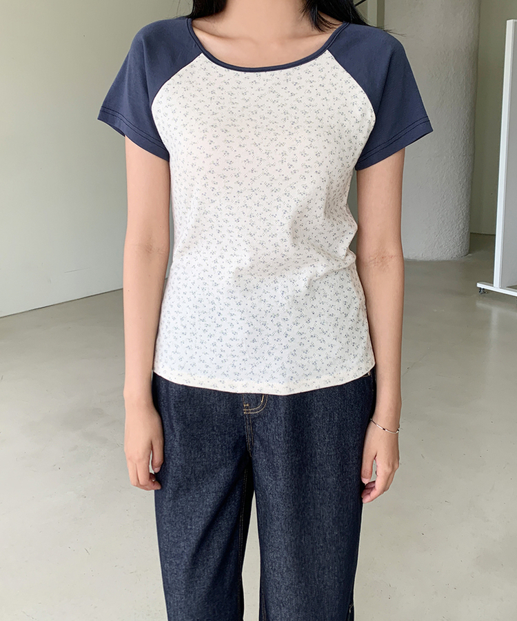 小花柄ラグラン半袖Tシャツ CREAM