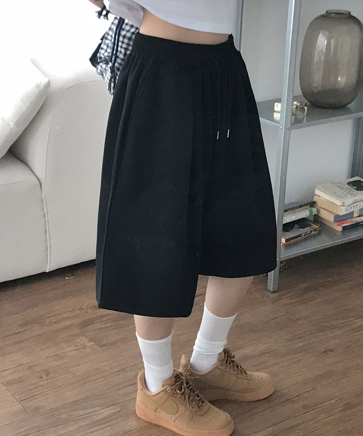 포리 스타나염 프린팅 와이드 핀턱 버뮤다 트레이닝 팬츠 블랙