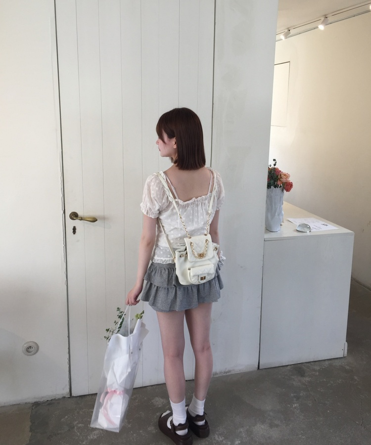 레이스 셔링 반팔 블라우스 화이트