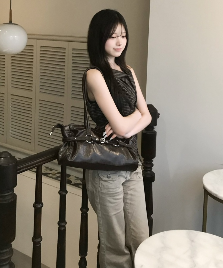 체크 리본 민소매 블라우스 브라운