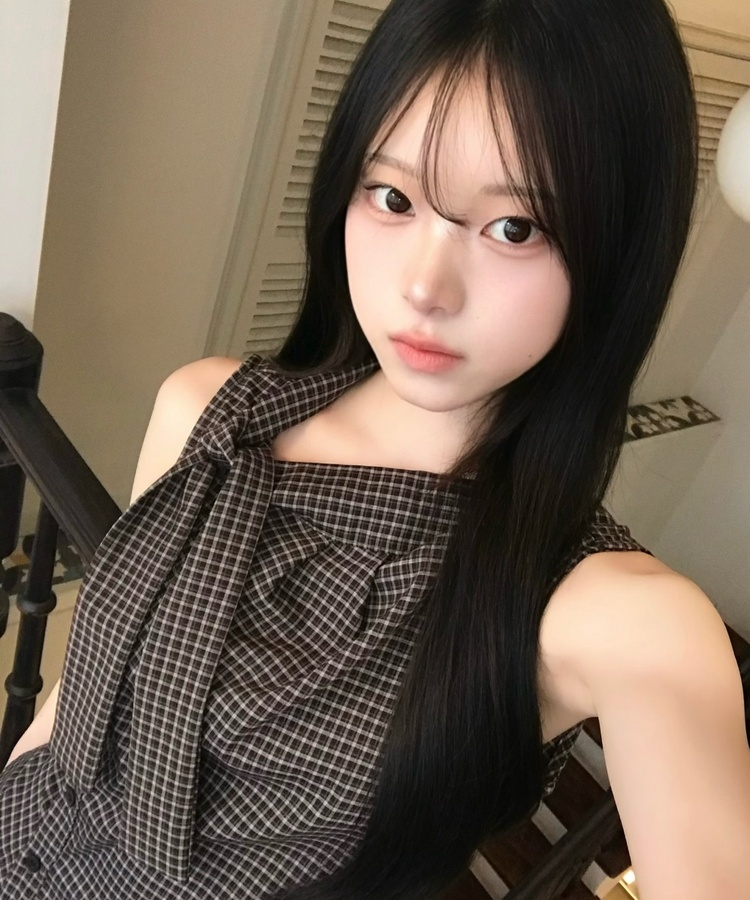 체크 리본 민소매 블라우스 브라운