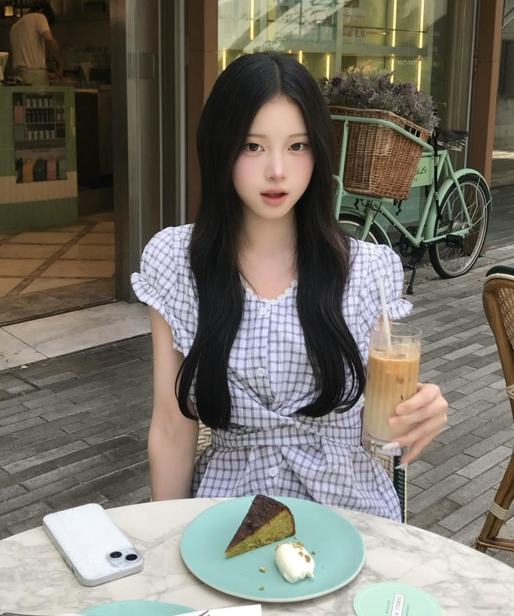 체크 레이스 리본 블라우스 그레이