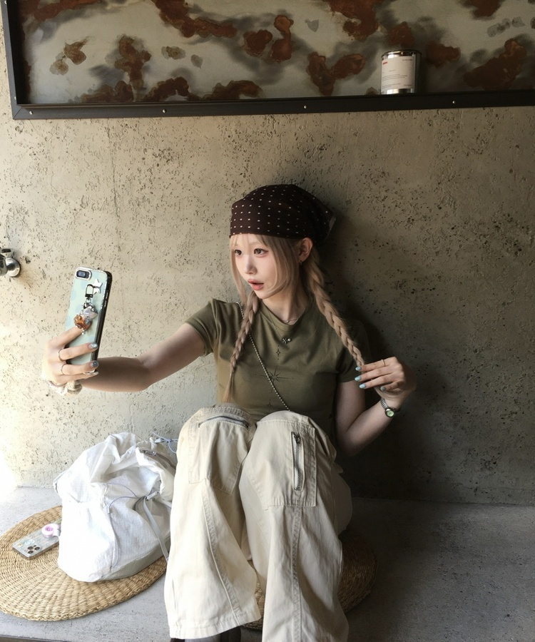 スターレタリングセミクロップTシャツ KHAKI