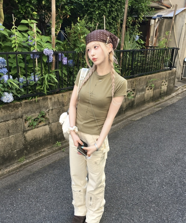スターレタリングセミクロップTシャツ KHAKI
