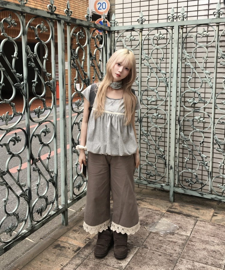 シャーリングバルーン半袖ブラウス LIGHT GRAY