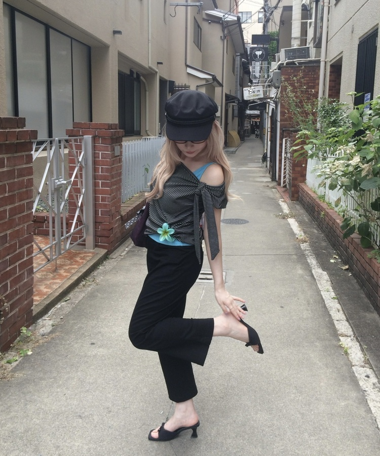ストレッチカプリパンツ BLACK