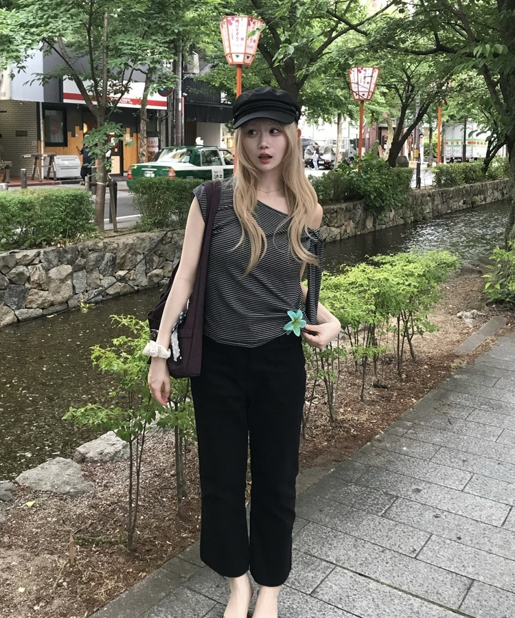 ストレッチカプリパンツ BLACK