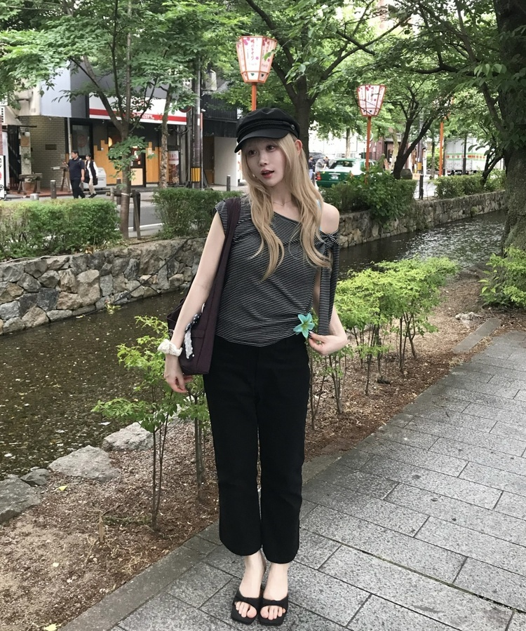 ストレッチカプリパンツ BLACK