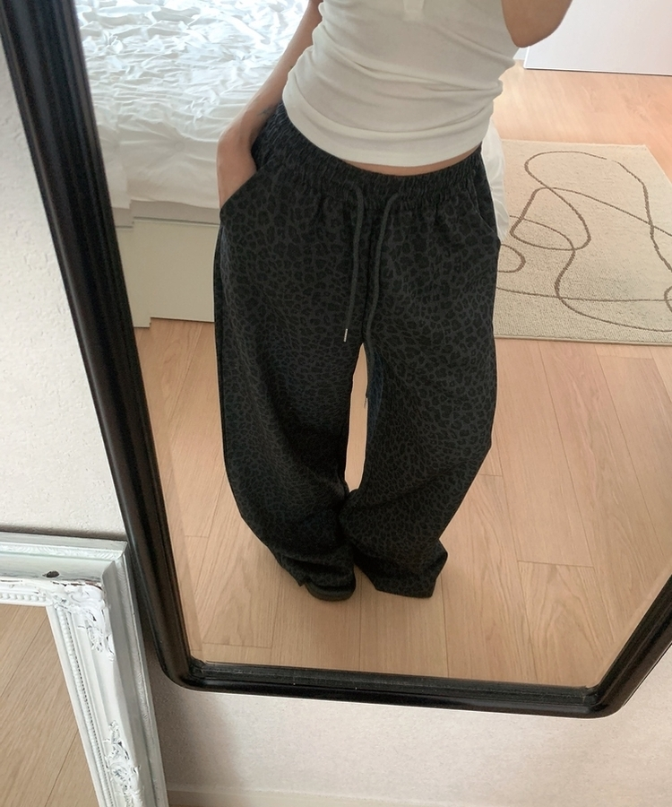 レオパードワイドバンディングパンツ CHARCOAL