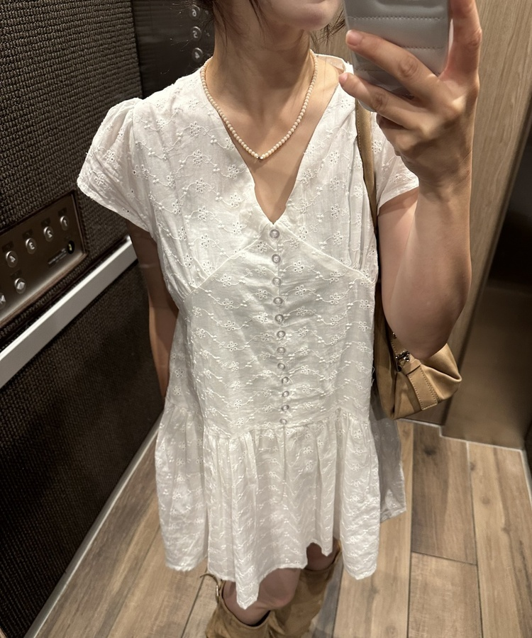 펀칭 브이넥 미니원피스 아이보리