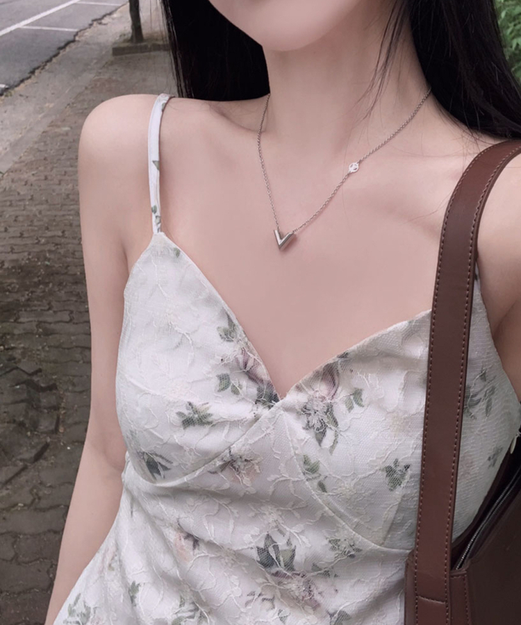 [플라워 레이스]오늘의 데이트룩,하트넥 레이스 플라워 슬림핏 끈나시 롱원피스 아이보리