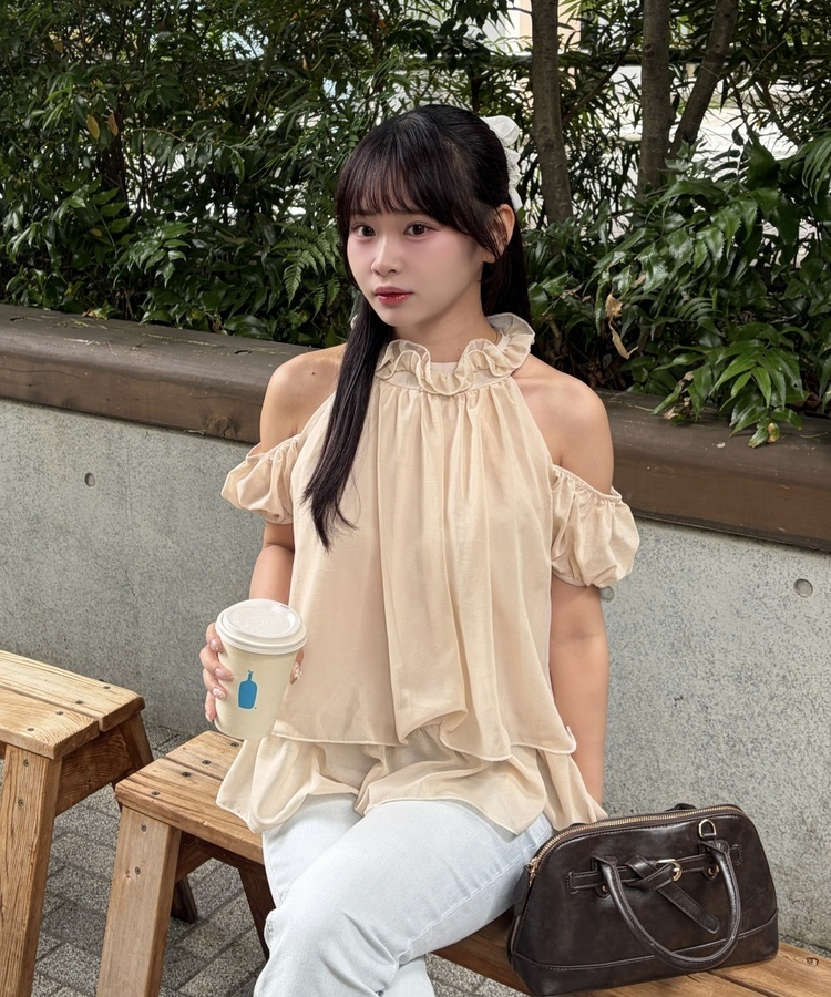 플레어 홀터 오프숄더 블라우스 베이비핑크